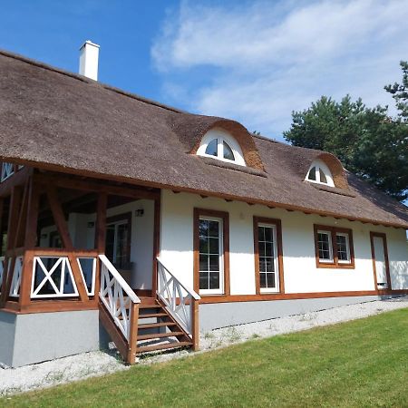 Greyówka dom kryty strzechą w Gardna Park Vila Czysta Exterior foto