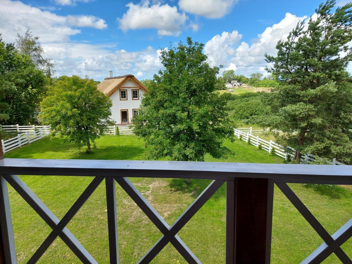 Greyówka dom kryty strzechą w Gardna Park Vila Czysta Exterior foto