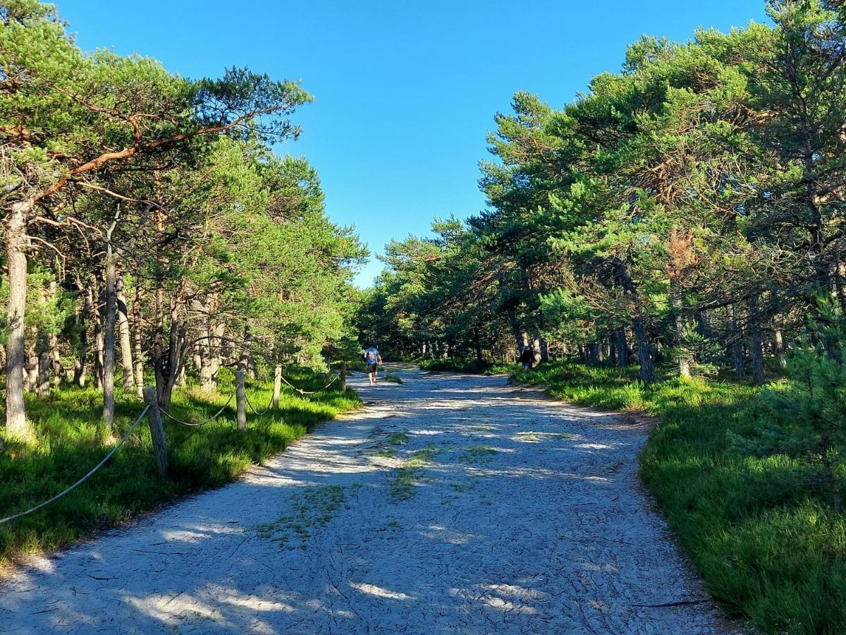 Greyówka dom kryty strzechą w Gardna Park Vila Czysta Exterior foto
